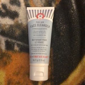 NWT First Aid Beauty Cleanser